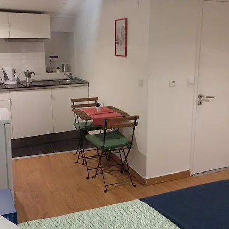 By Avenida Da Liberdade * Lissabon